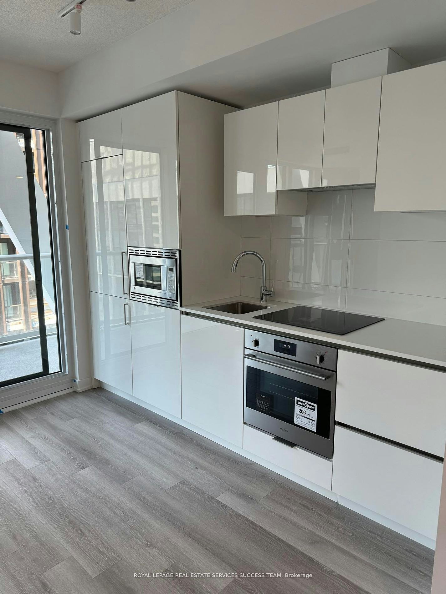 1820-230 Simcoe Street, Toronto, ON, M5T 0G7 - 2
