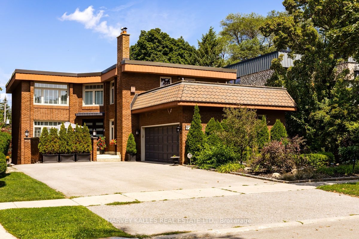 92 Prue Avenue, Toronto, ON, M6B 1R5