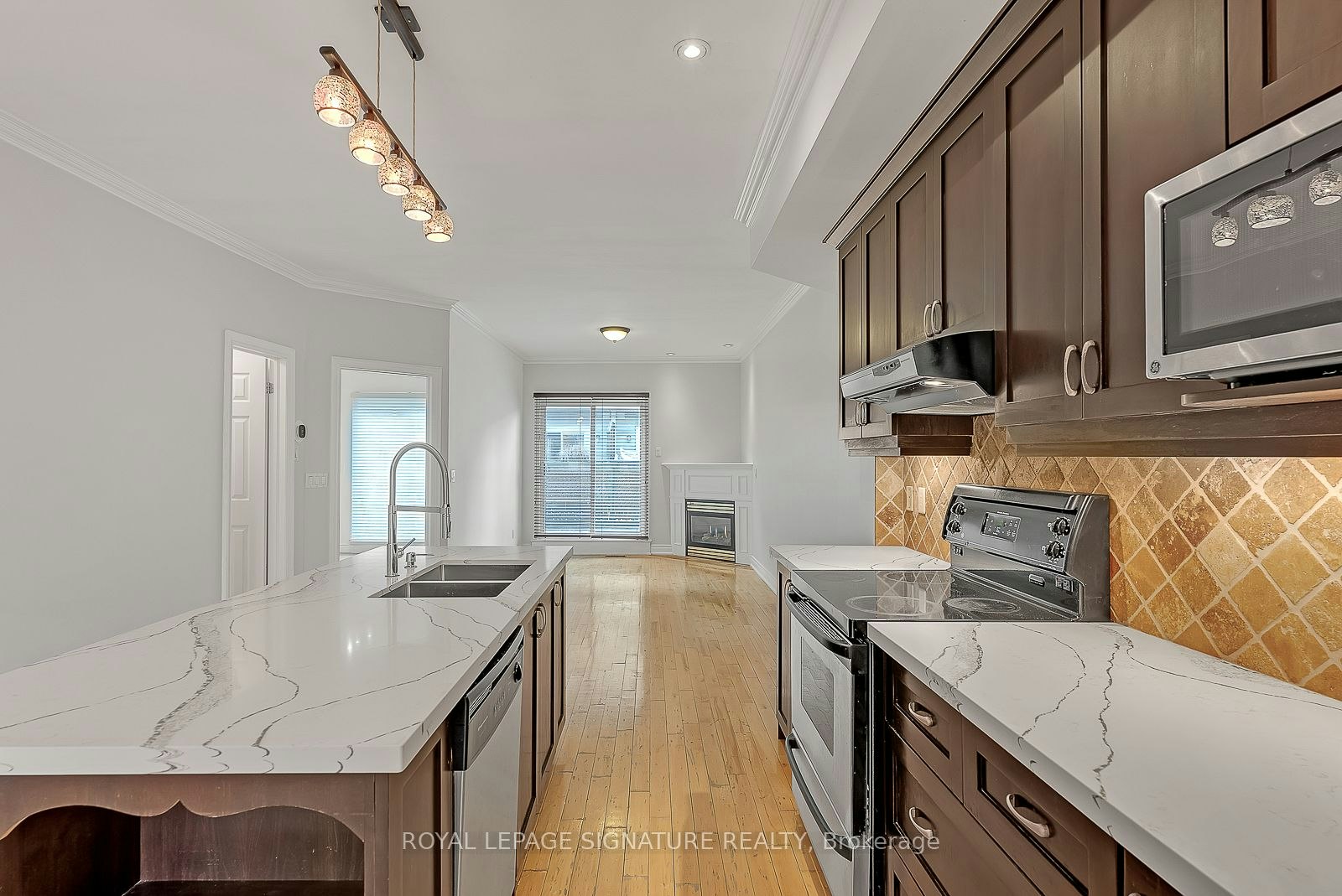 1019A College Street, Toronto, ON, M6H 1A8 - 10