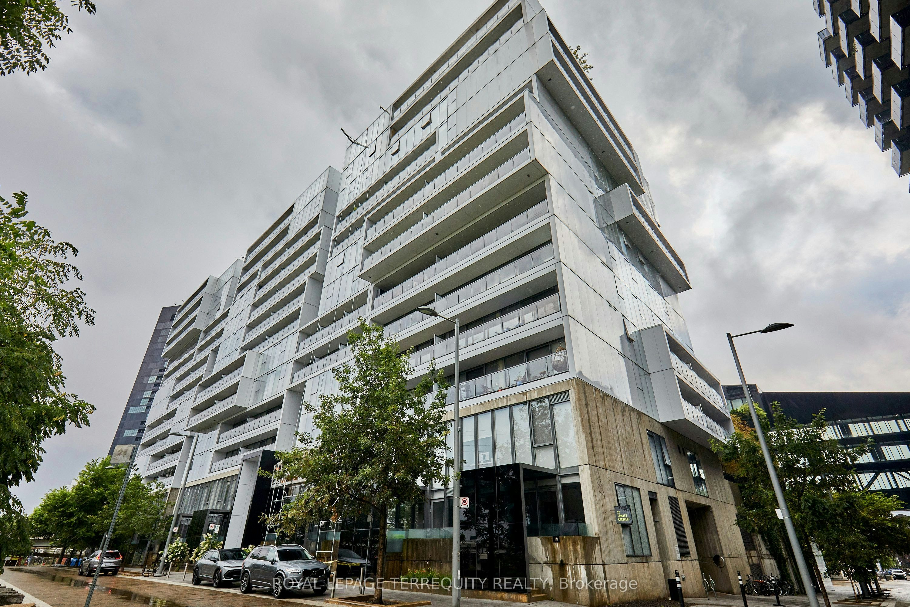 702-32 Trolley Crescent, Toronto, ON, M5A 0E8