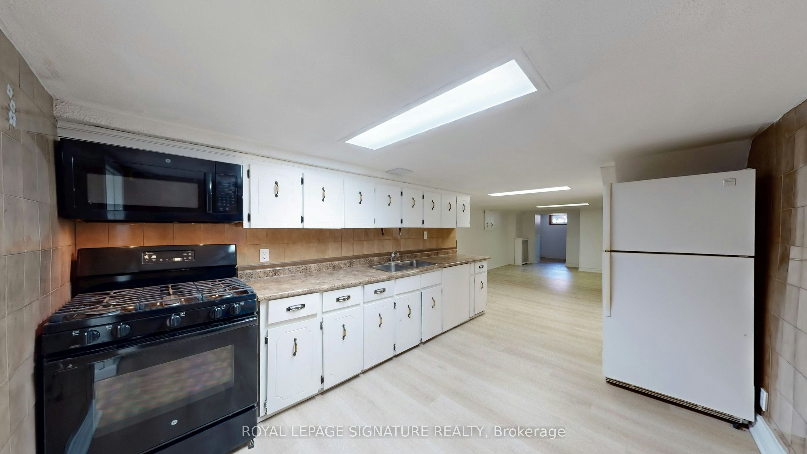 Lower-247 Palmerston Avenue, Toronto, ON, M6J 2J3 - 4