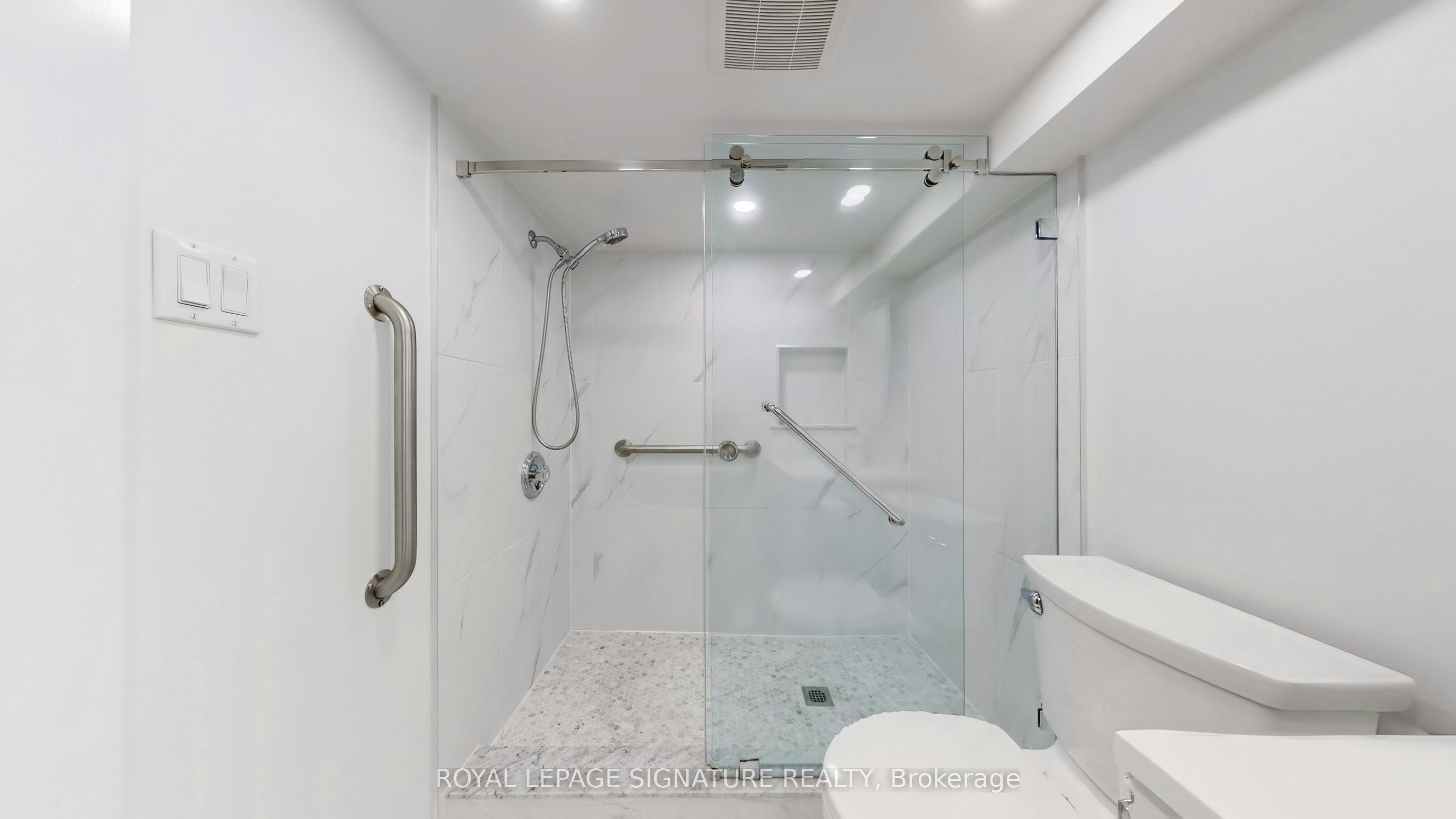 Lower-247 Palmerston Avenue, Toronto, ON, M6J 2J3 - 8