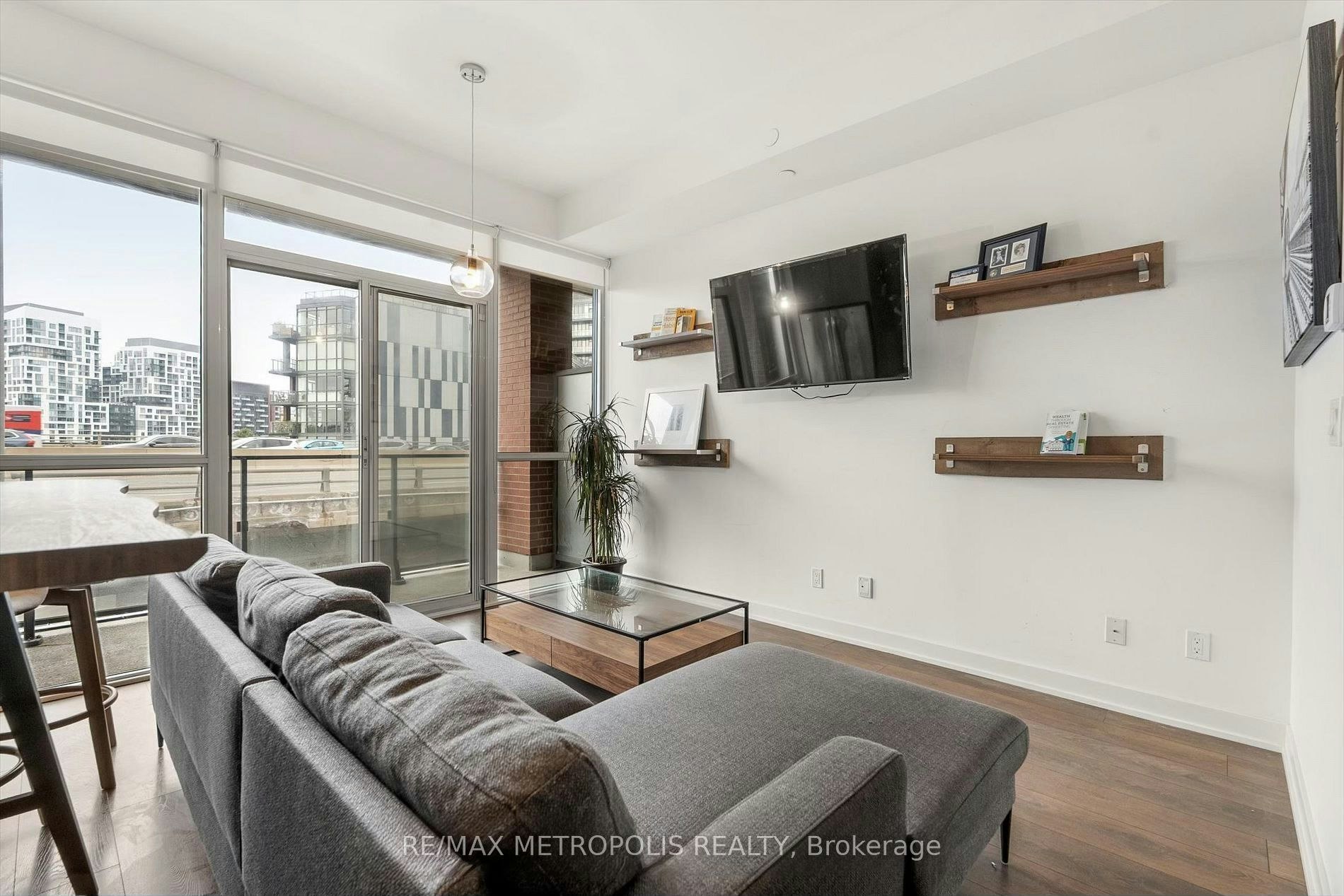 710-50 Bruyeres Mews, Toronto, ON, M5V 0H8 - 8