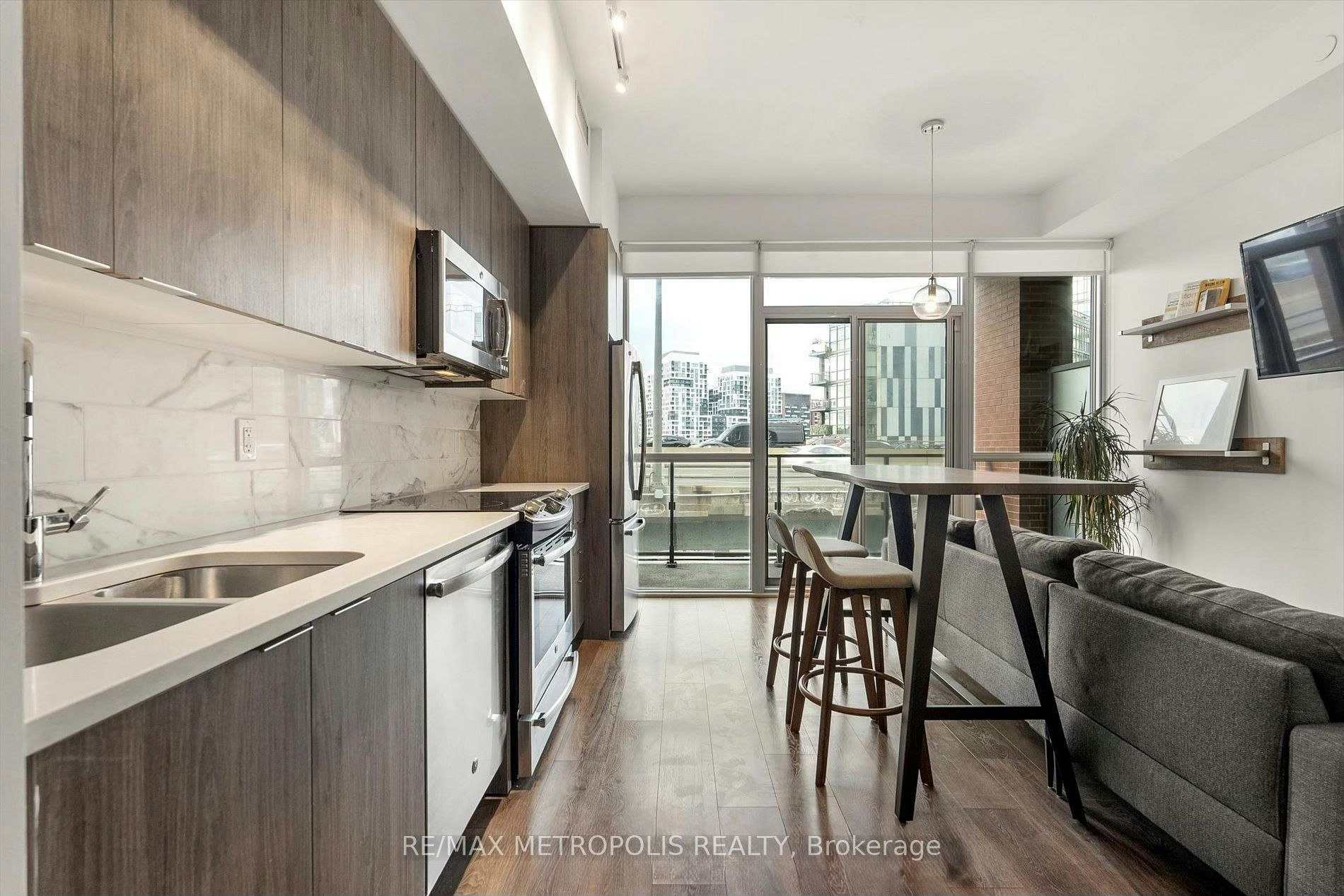 710-50 Bruyeres Mews, Toronto, ON, M5V 0H8 - 7
