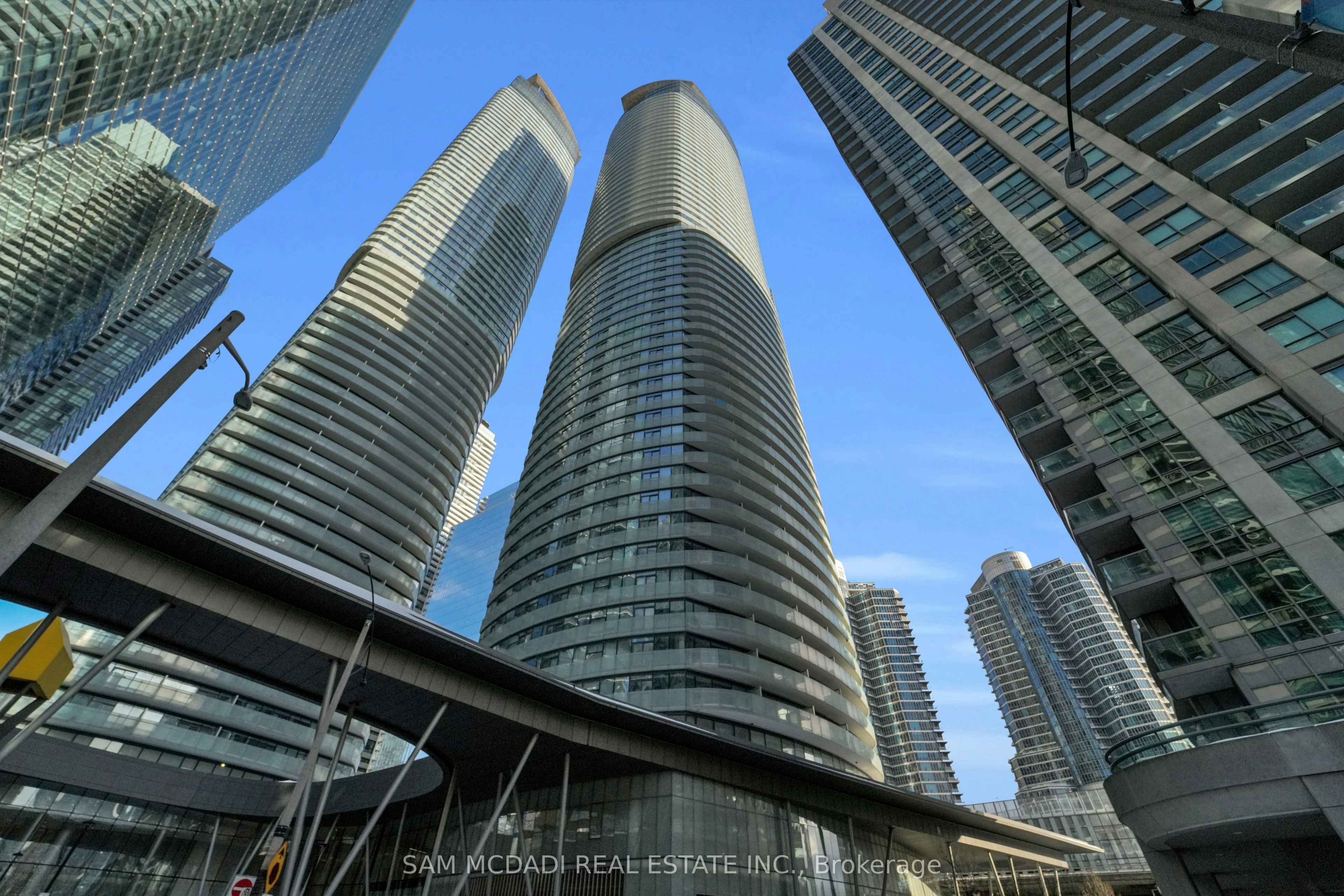 2307-12 York Street, Toronto, ON, M5J 0A9