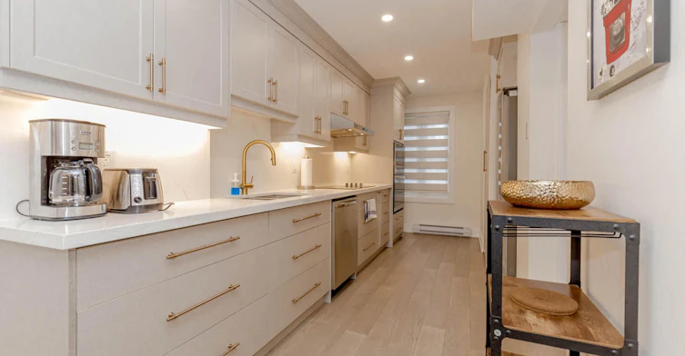 56 St Nicholas Street, Toronto, ON, M4Y 1W7 - 7