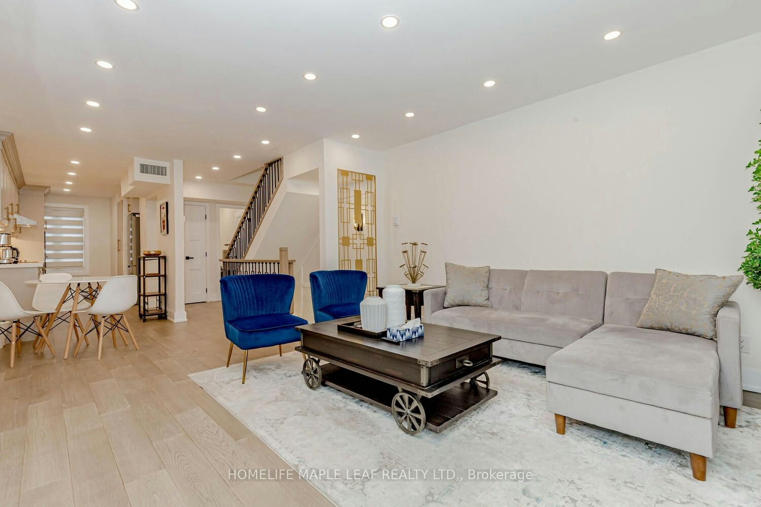 56 St Nicholas Street, Toronto, ON, M4Y 1W7