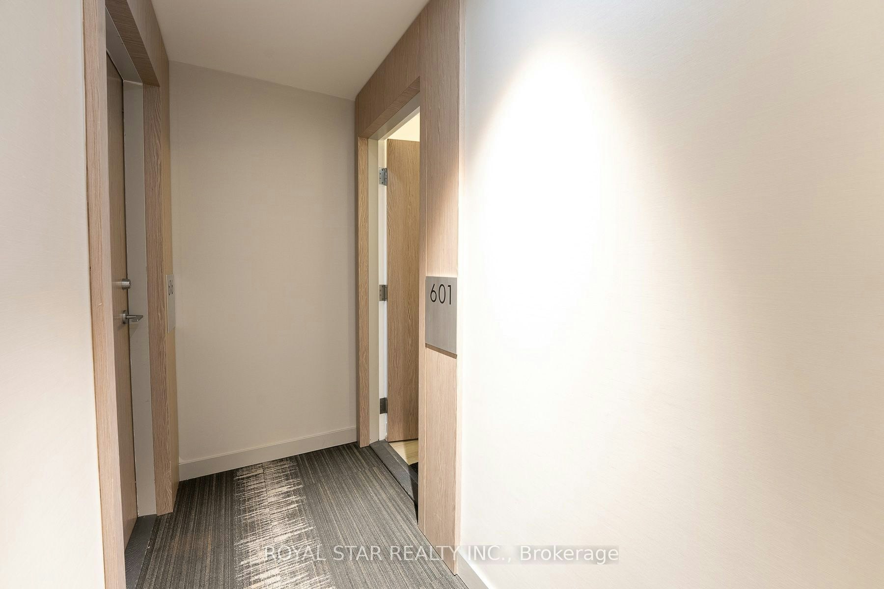 601-215 Queen Street W, Toronto, ON, M5V 0P5 - 17