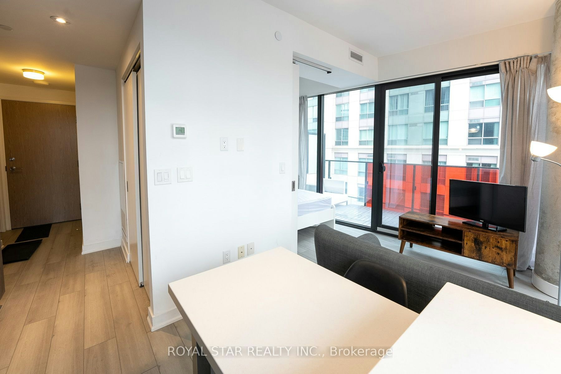 601-215 Queen Street W, Toronto, ON, M5V 0P5 - 23