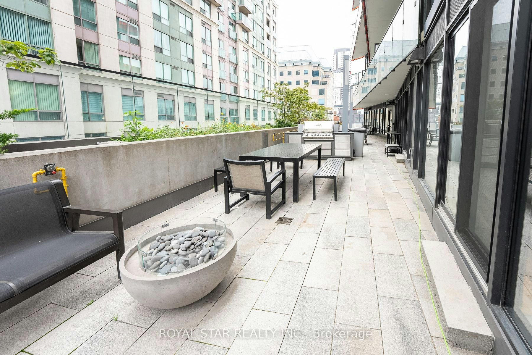 601-215 Queen Street W, Toronto, ON, M5V 0P5 - 7