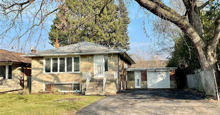 Main-61 Bryant Street, Toronto, ON, M3H 5A5