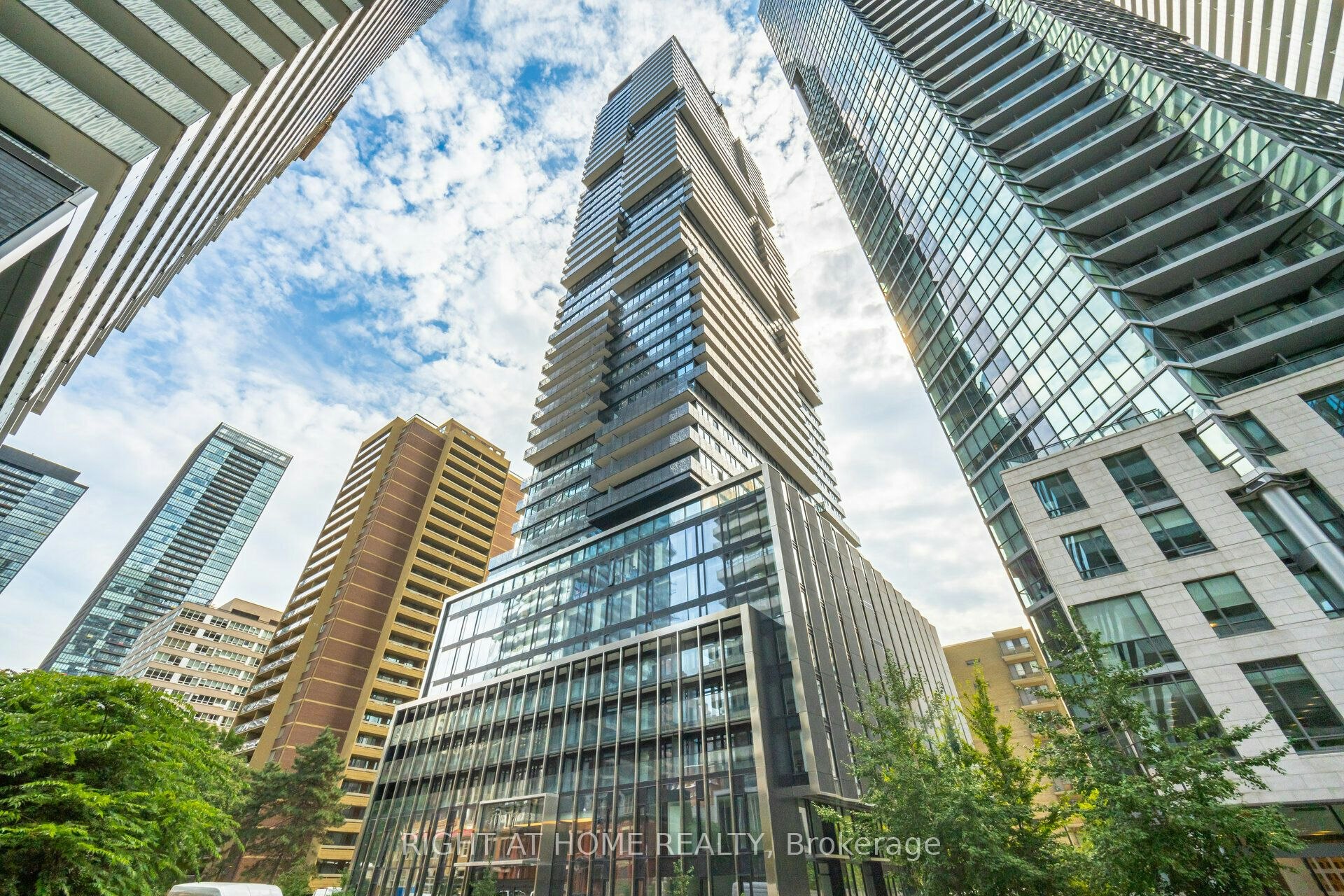 4403-55 Charles Street E, Toronto, ON, M4Y 0J1