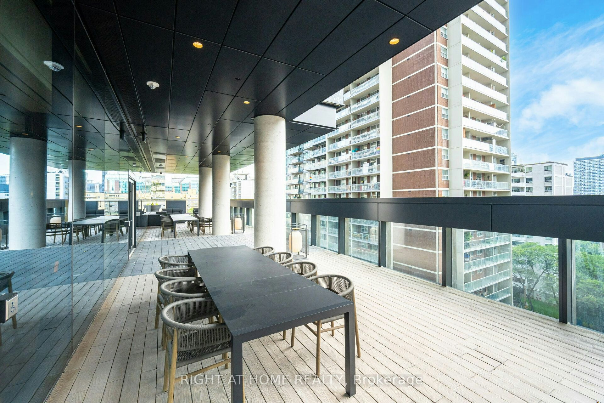 4403-55 Charles Street E, Toronto, ON, M4Y 0J1 - 44