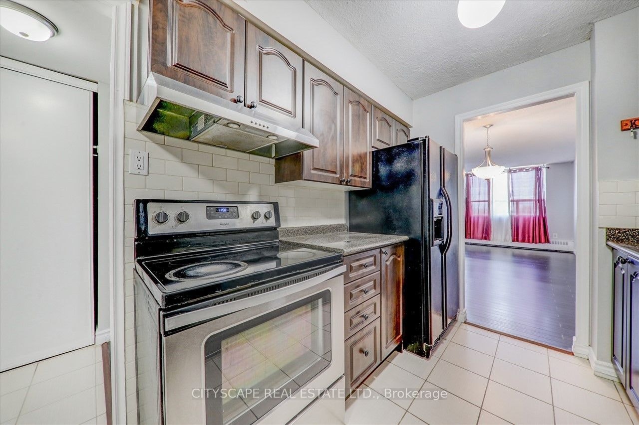 #914-25 Sunrise Avenue, Toronto, ON, M4A 2S2
