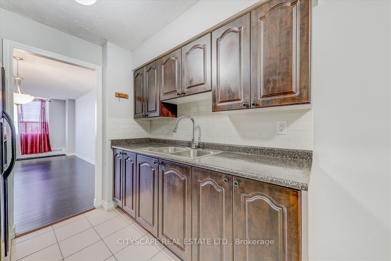 #914-25 Sunrise Avenue, Toronto, ON, M4A 2S2 - 4