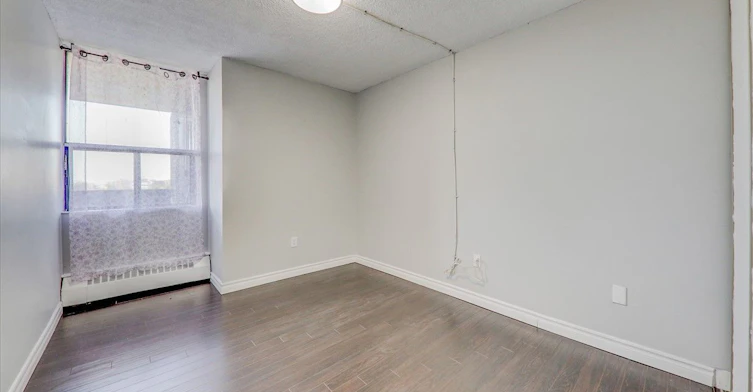 #914-25 Sunrise Avenue, Toronto, ON, M4A 2S2 - 2
