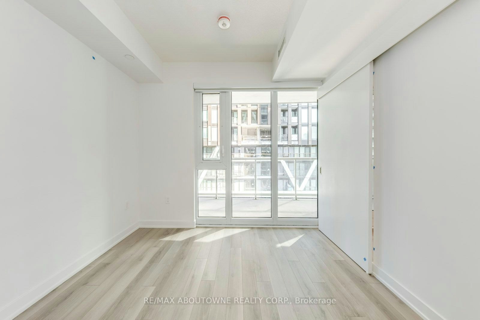 1327-230 Simcoe Street, Toronto, ON, M5T 0G7 - 14