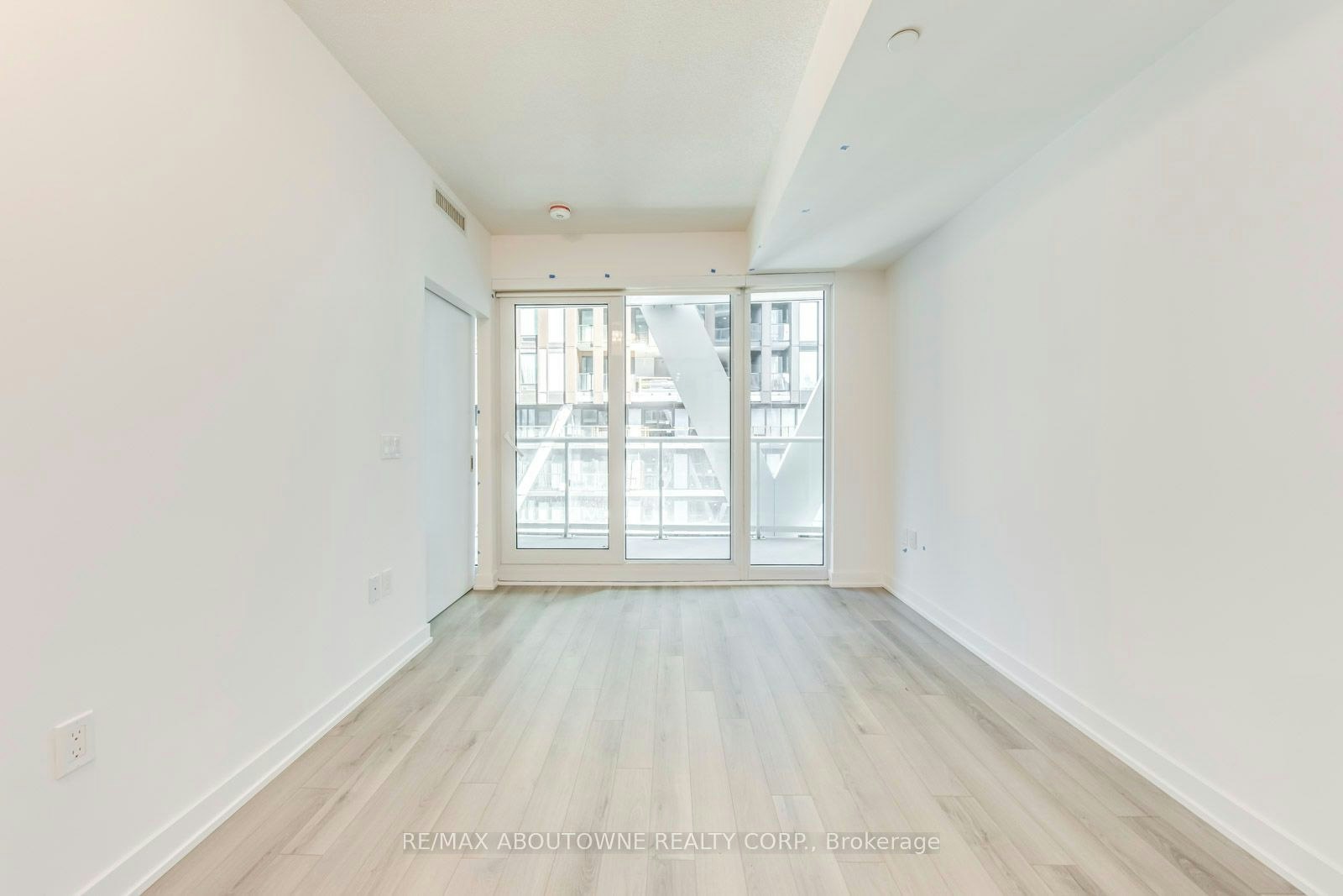1327-230 Simcoe Street, Toronto, ON, M5T 0G7 - 10