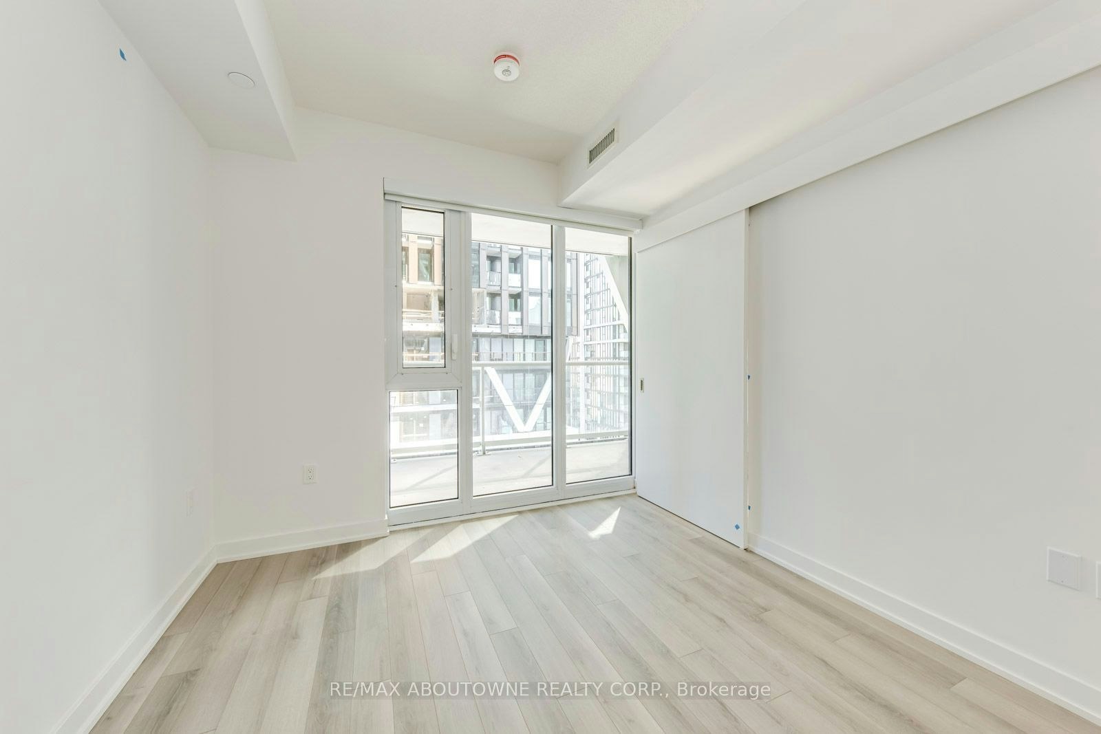 1327-230 Simcoe Street, Toronto, ON, M5T 0G7 - 15