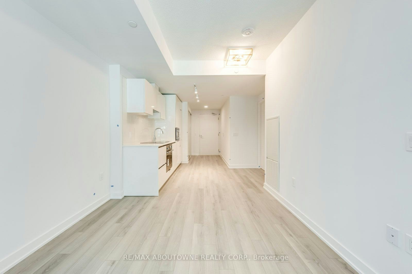 1327-230 Simcoe Street, Toronto, ON, M5T 0G7 - 12