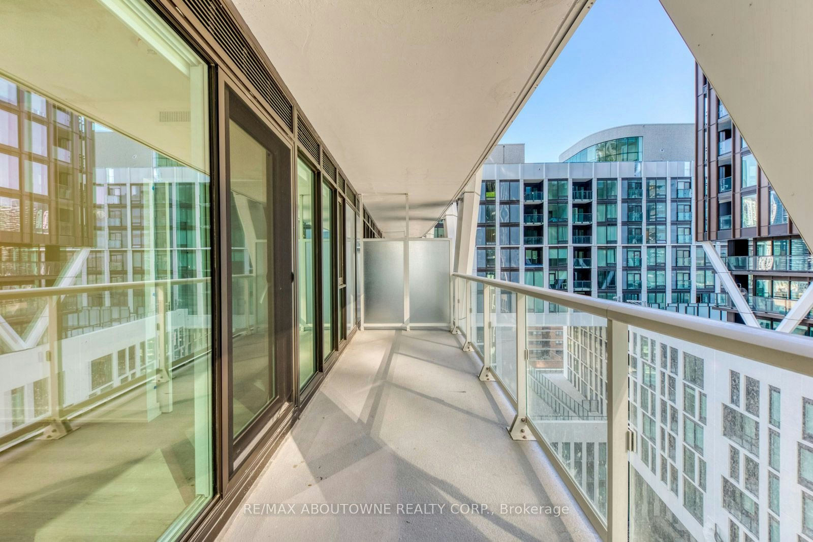 1327-230 Simcoe Street, Toronto, ON, M5T 0G7 - 19