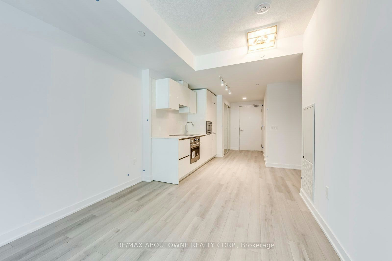 1327-230 Simcoe Street, Toronto, ON, M5T 0G7 - 13