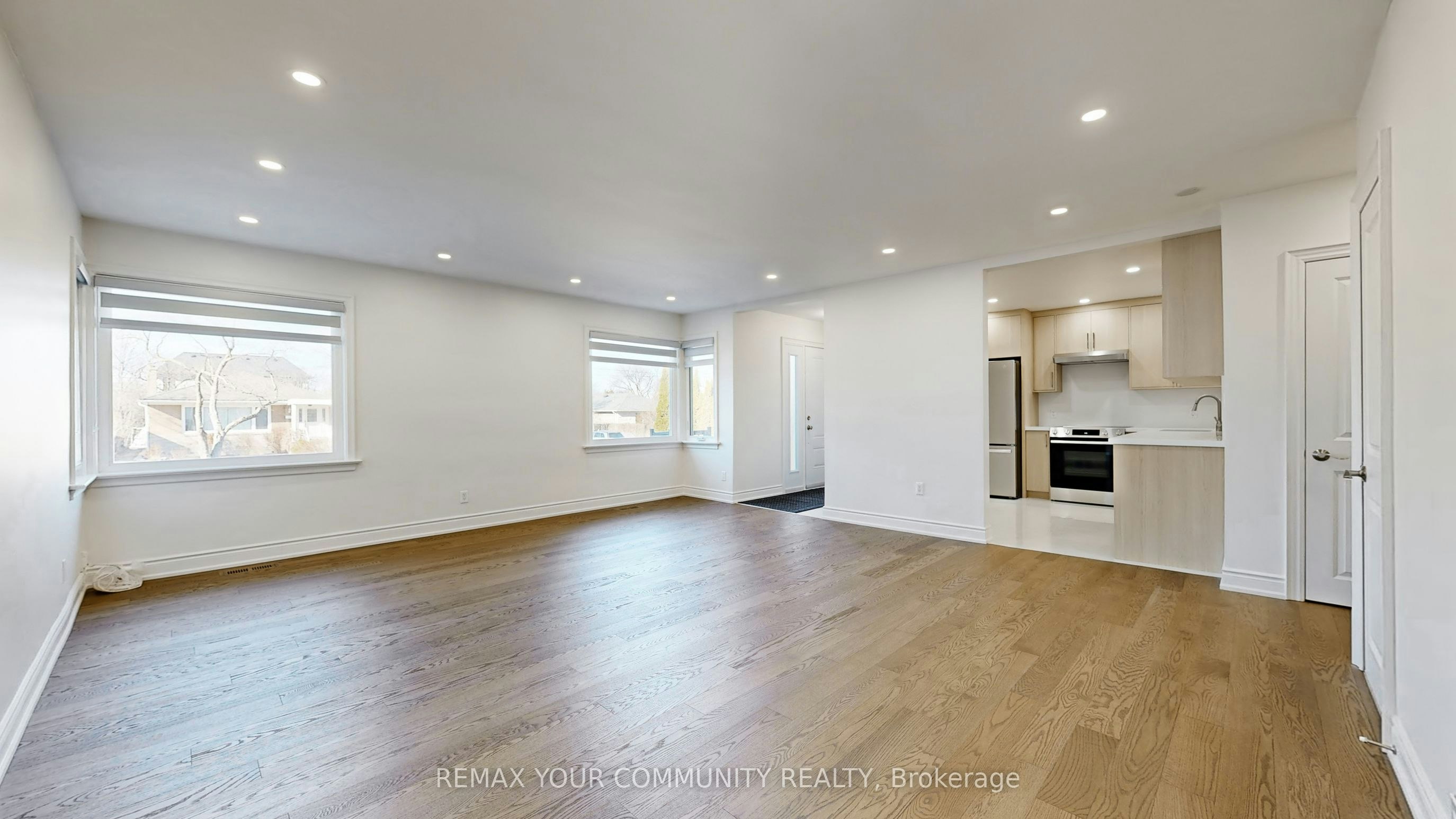 135 Searle Avenue, Toronto, ON, M3H 4B1 - 4