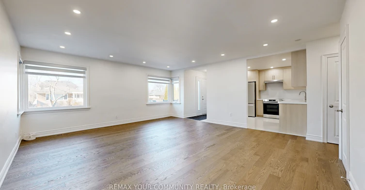 135 Searle Avenue, Toronto, ON, M3H 4B1 - 4