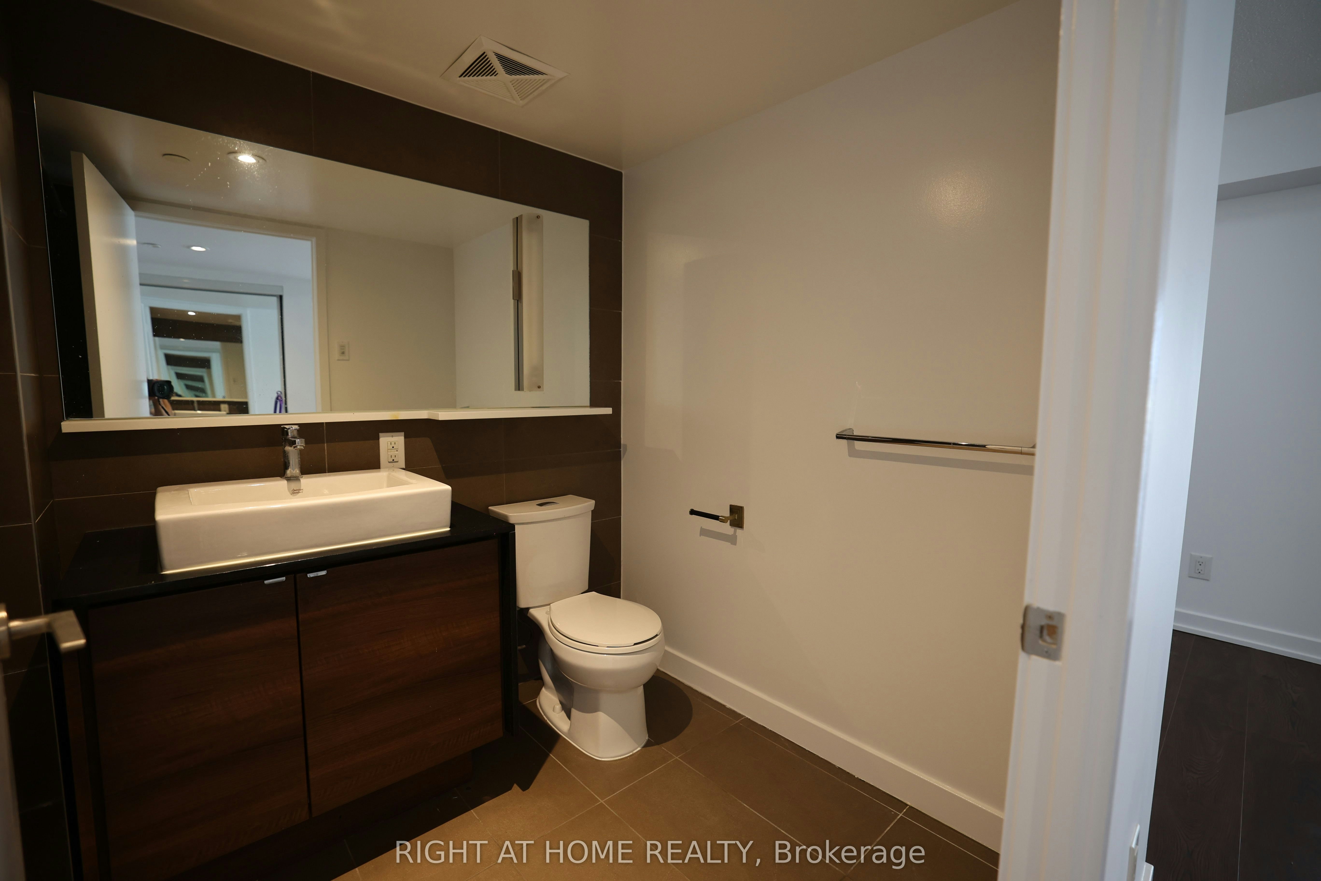 308-72 Esther Shiner Boulevard, Toronto, ON, M2K 0C4 - 9