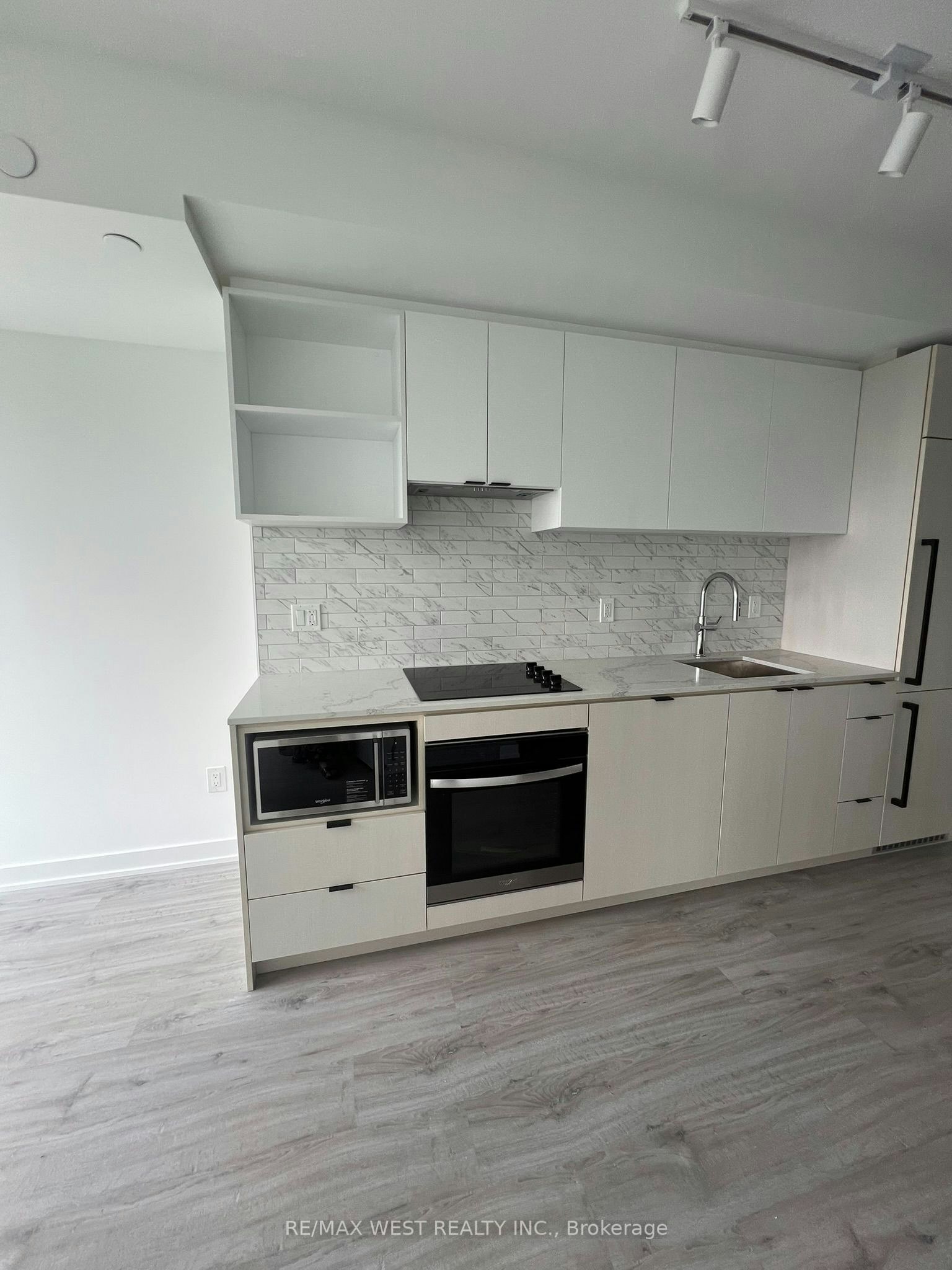 252 Church Street, Toronto, ON, M5B 1Z2 - 4
