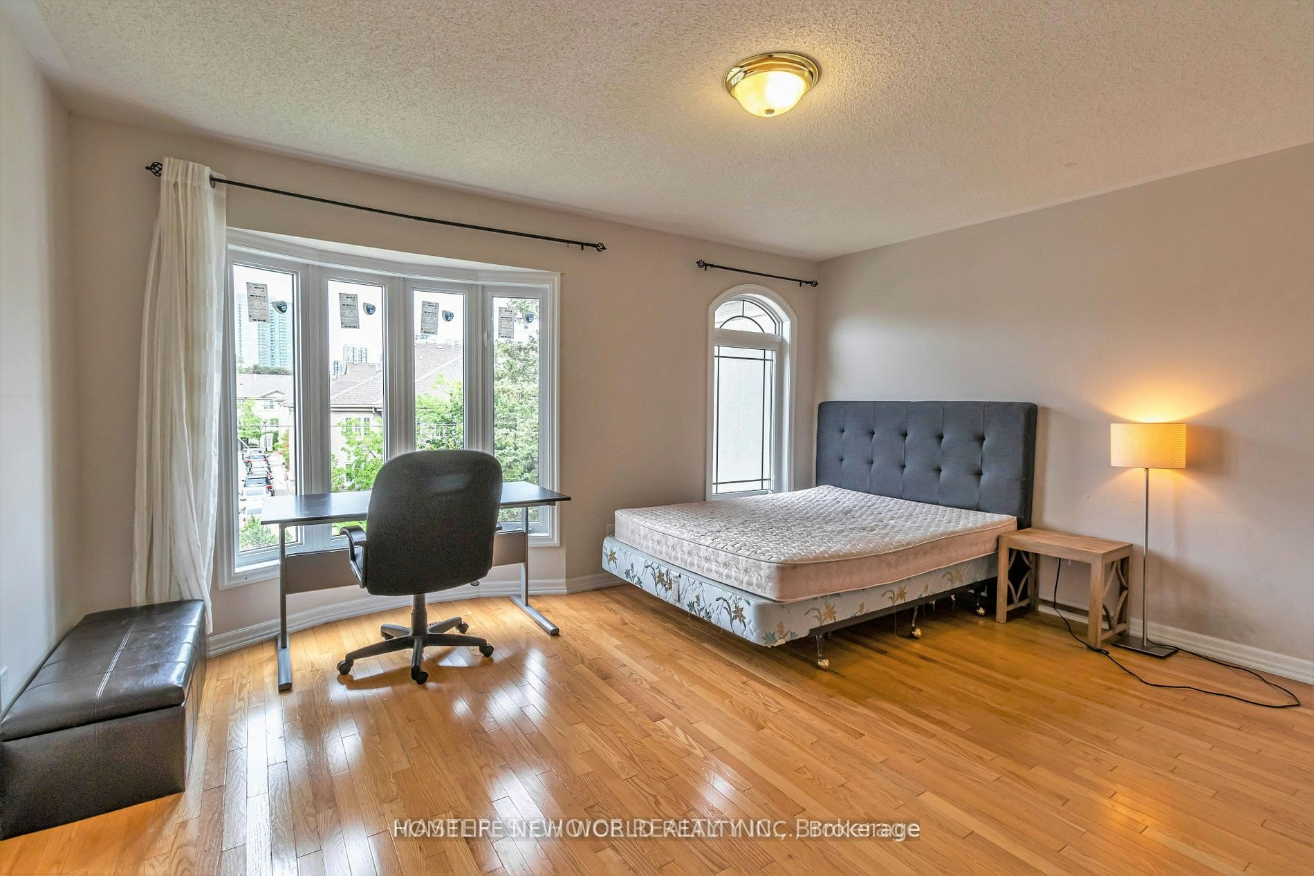 Upper-6 Altamont Road, Toronto, ON, M2M 1S4 - 5
