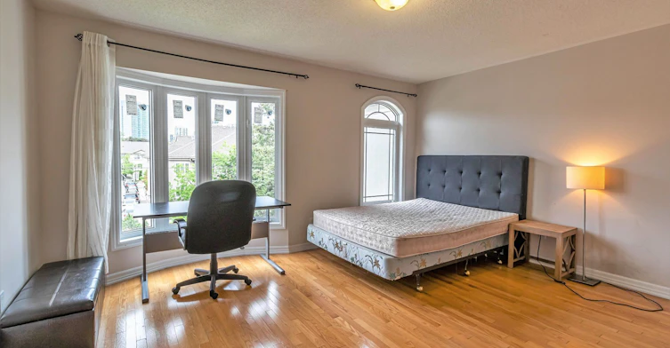 Upper-6 Altamont Road, Toronto, ON, M2M 1S4 - 5