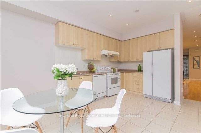 Upper-6 Altamont Road, Toronto, ON, M2M 1S4 - 4