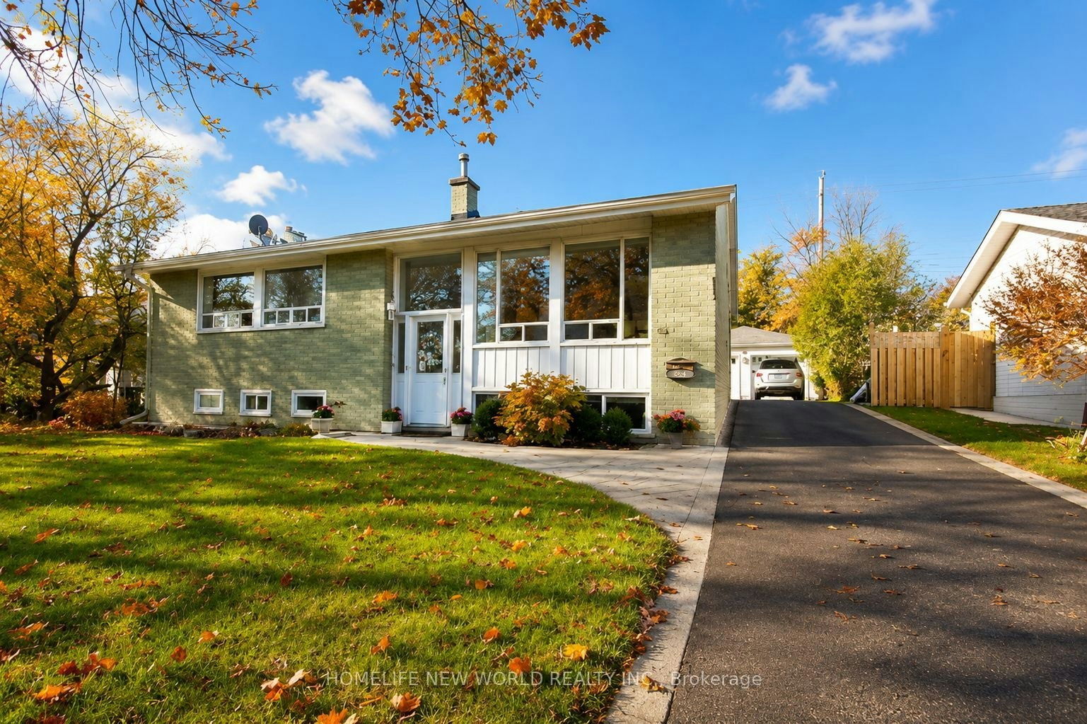 54 Southwell Drive, Toronto, ON, M3B 2N9