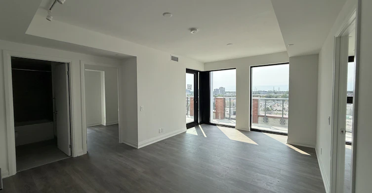 910-25 Frederick Todd Way, Toronto, ON, M4G 0C9 - 4