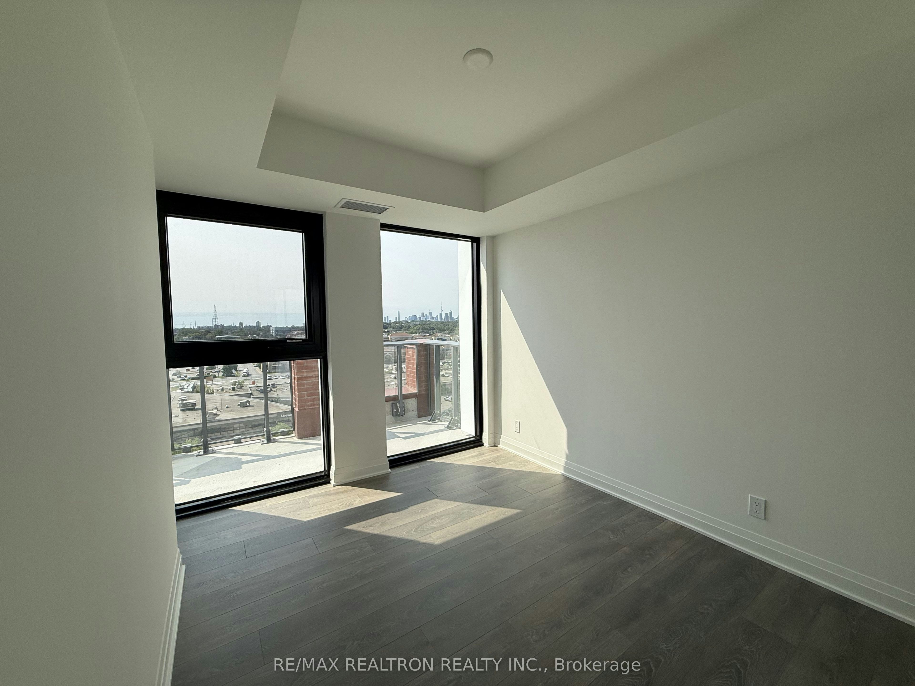 910-25 Frederick Todd Way, Toronto, ON, M4G 0C9 - 6