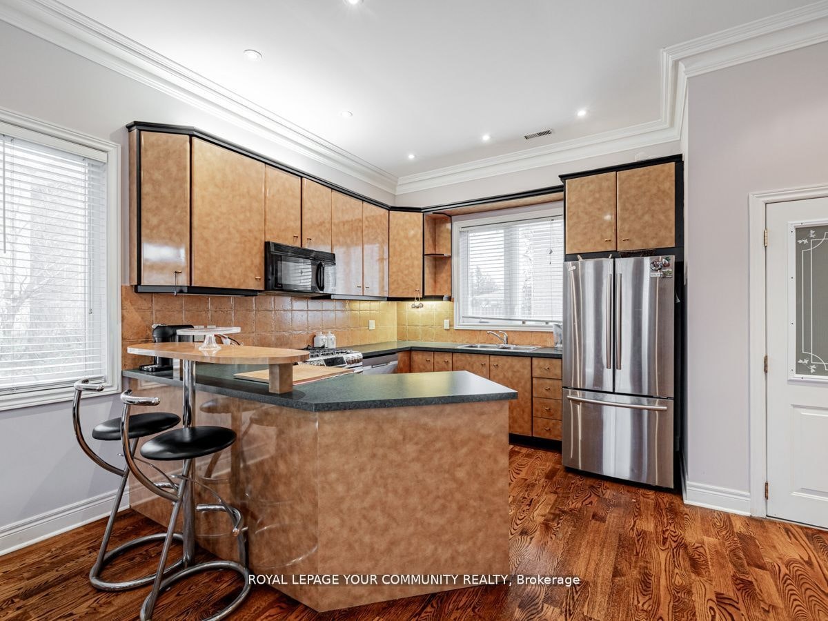 9 Robson Place E, Toronto, ON, M2R 2Y3 - 16