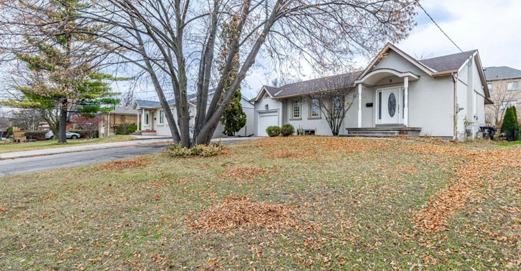 9 Robson Place E, Toronto, ON, M2R 2Y3 - 2