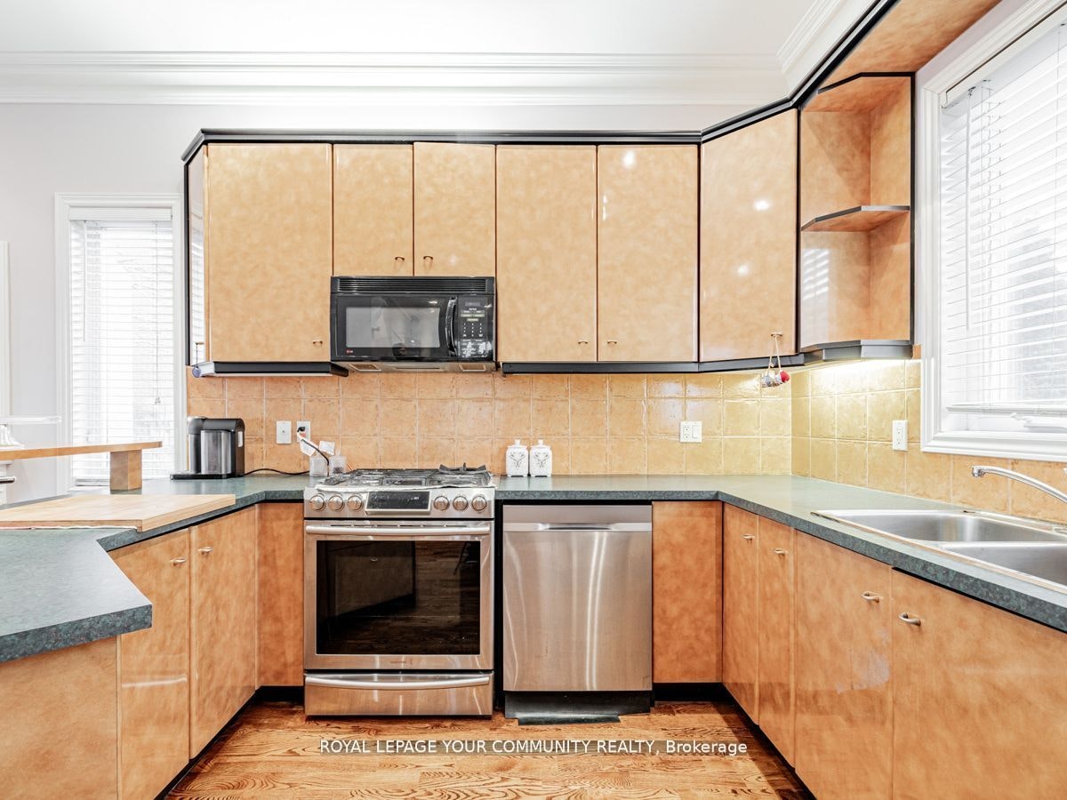 9 Robson Place E, Toronto, ON, M2R 2Y3 - 20