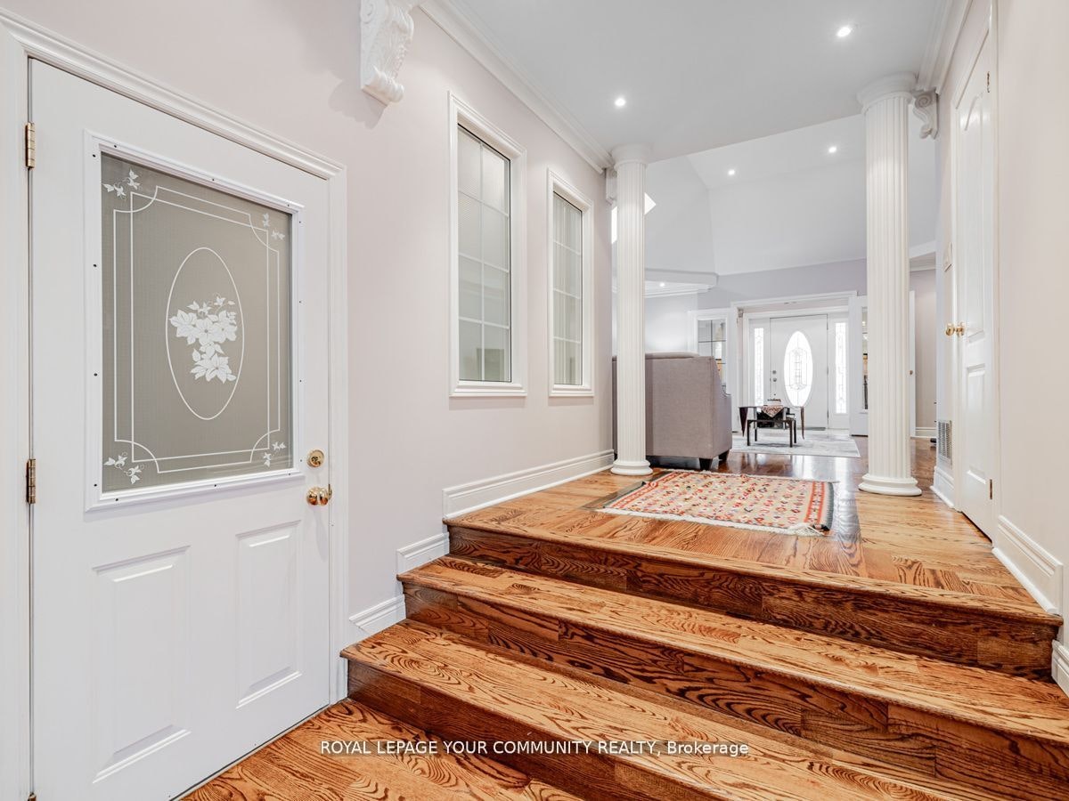 9 Robson Place E, Toronto, ON, M2R 2Y3 - 11