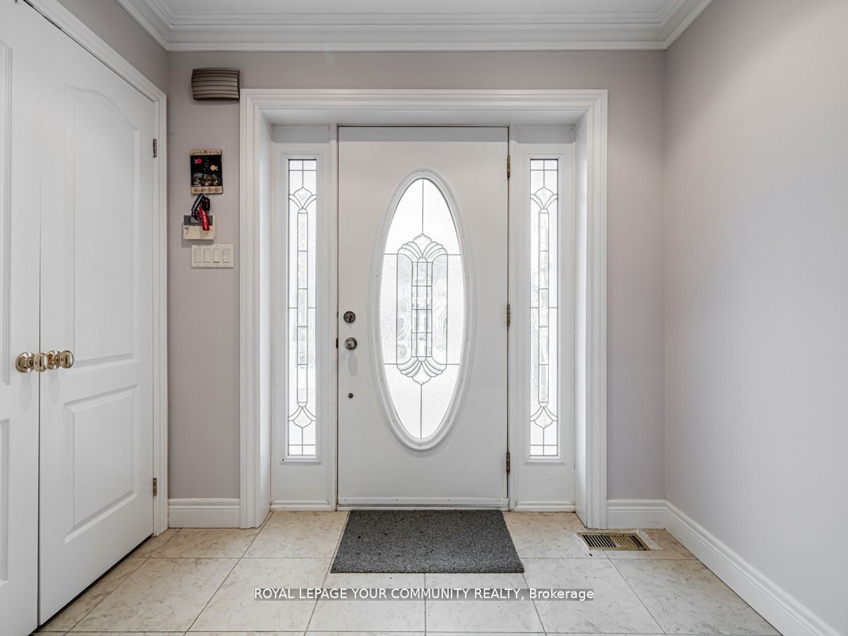 9 Robson Place E, Toronto, ON, M2R 2Y3 - 4