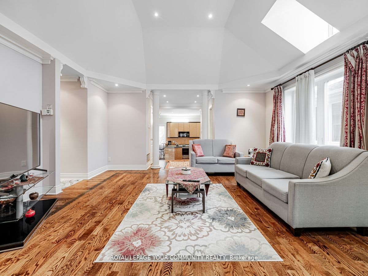 9 Robson Place E, Toronto, ON, M2R 2Y3 - 7