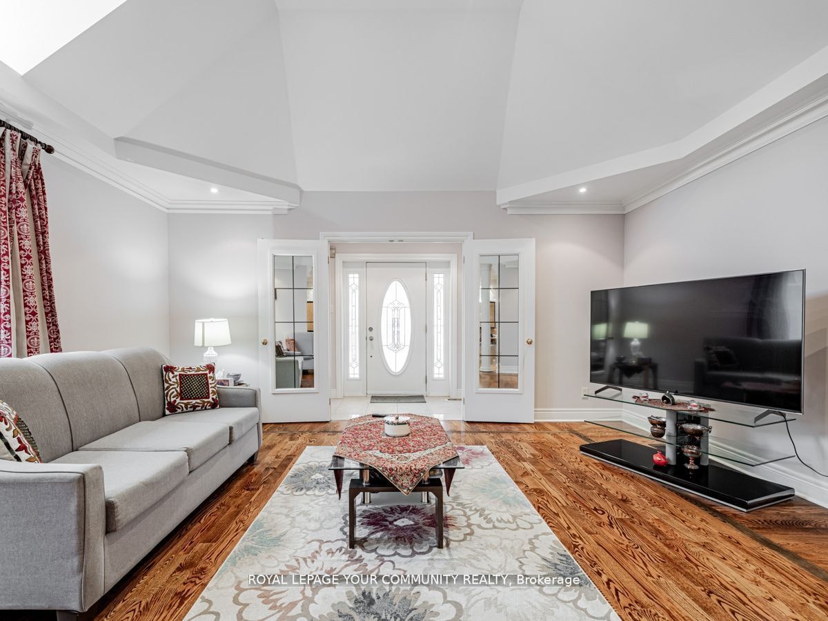 9 Robson Place E, Toronto, ON, M2R 2Y3 - 9
