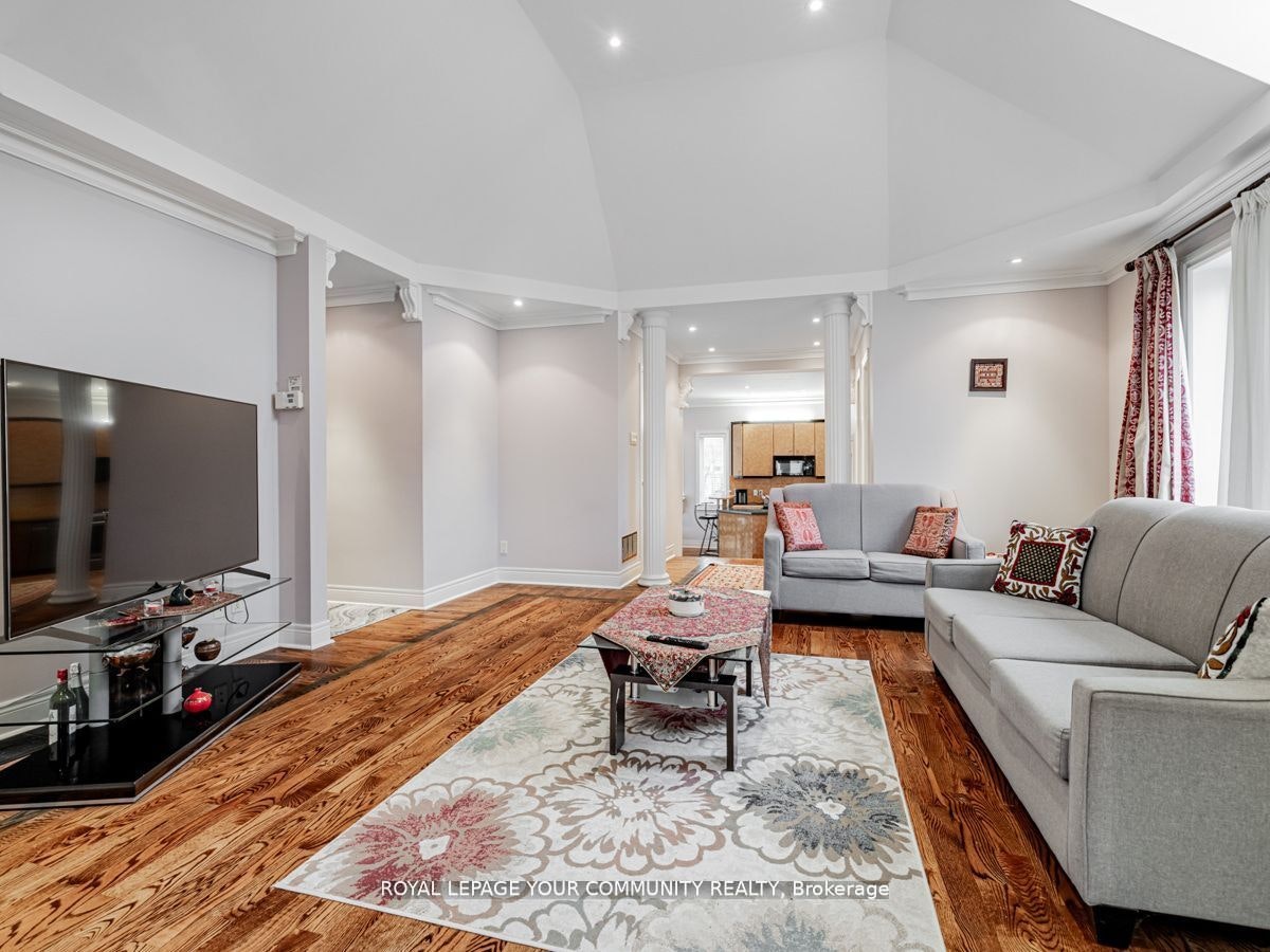 9 Robson Place E, Toronto, ON, M2R 2Y3 - 8