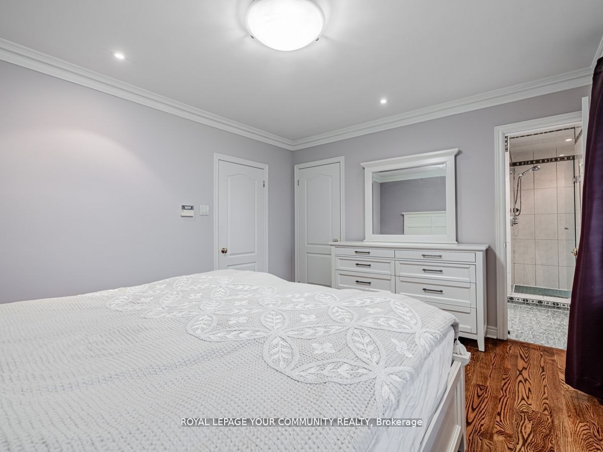 9 Robson Place E, Toronto, ON, M2R 2Y3 - 23