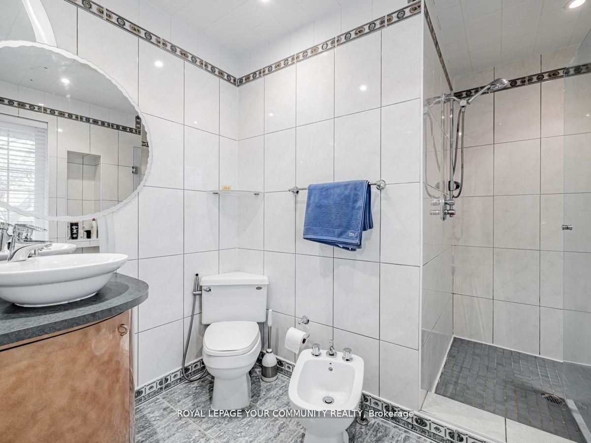 9 Robson Place E, Toronto, ON, M2R 2Y3 - 24