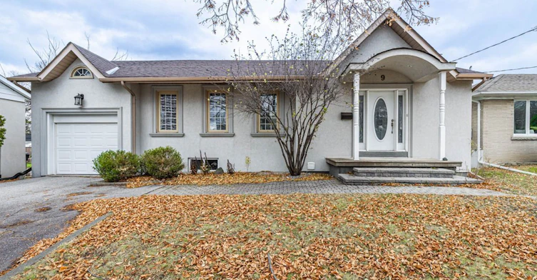 9 Robson Place E, Toronto, ON, M2R 2Y3