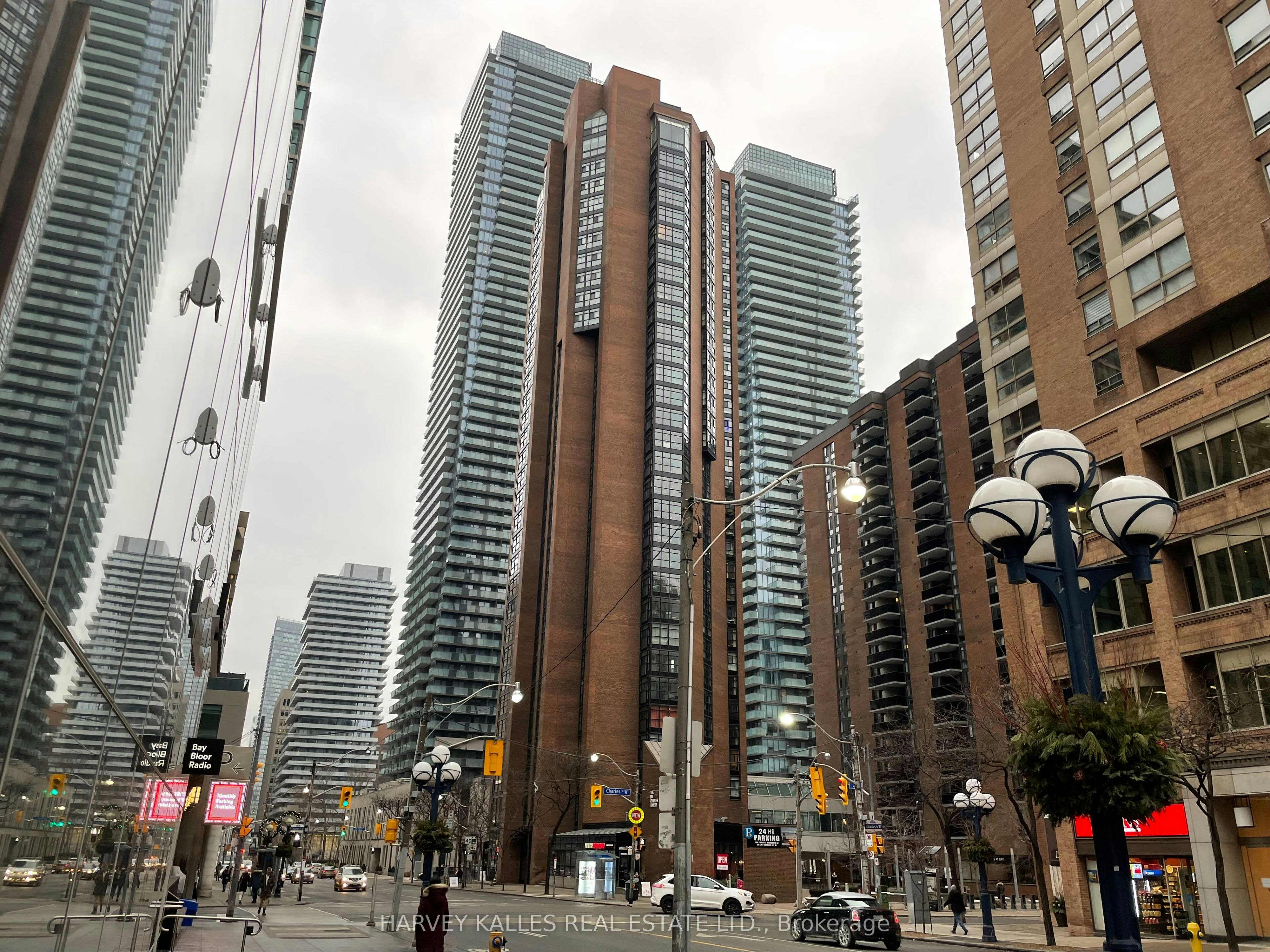 1904-55 Charles Street W, Toronto, ON, M5S 2W9