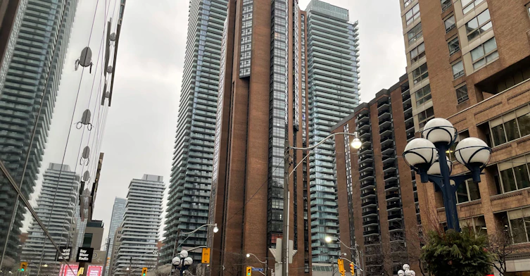 1904-55 Charles Street W, Toronto, ON, M5S 2W9