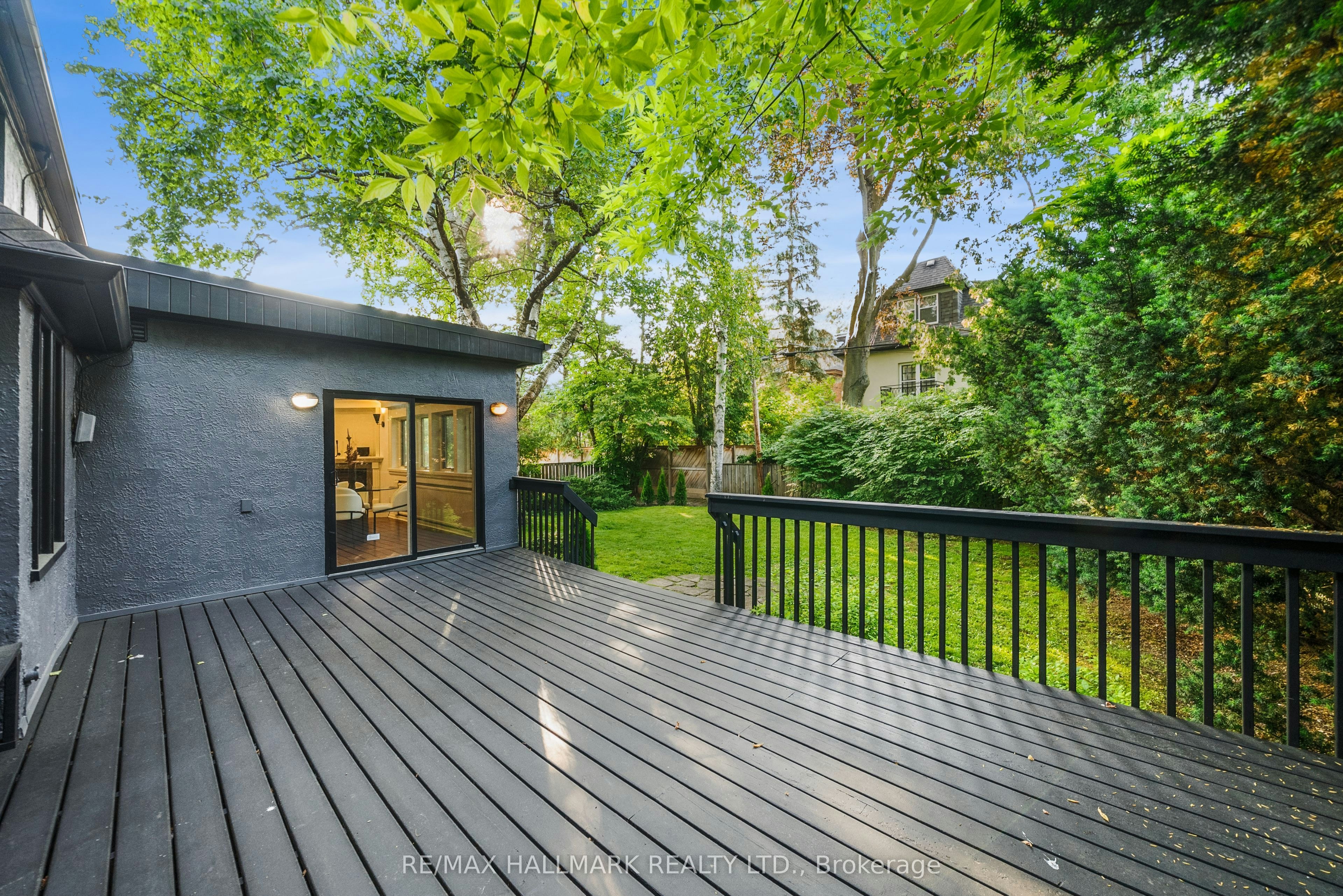 16 Elderwood Drive, Toronto, ON, M5P 1W5 - 39